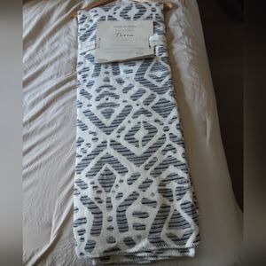 NWT Luxury Throw Made In Spain